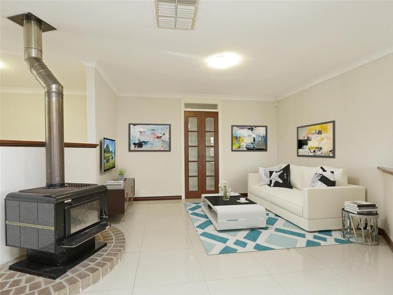 16 Sunshine Place, Bibra Lake WA 6163