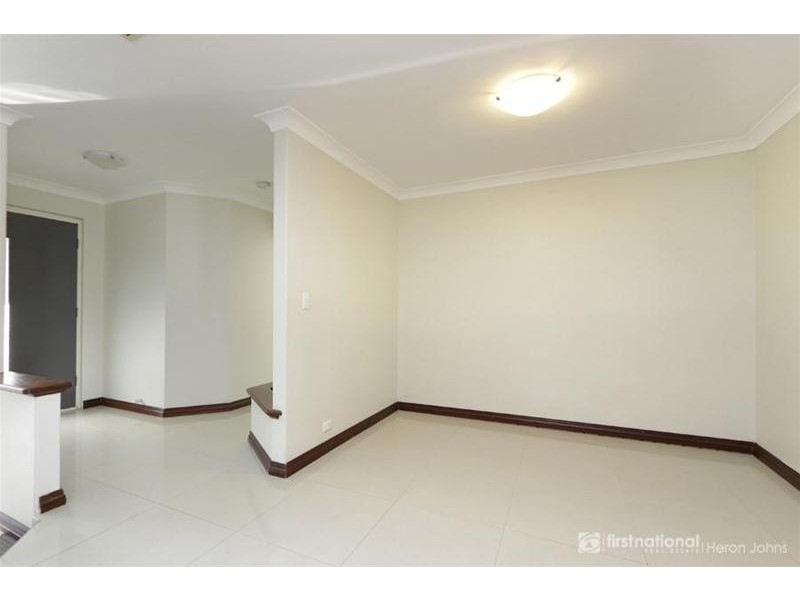 16 Sunshine Place, Bibra Lake WA 6163