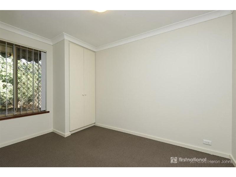 16 Sunshine Place, Bibra Lake WA 6163