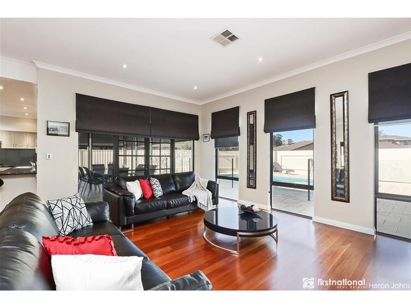 4 Bowler Place, Bull Creek WA 6149