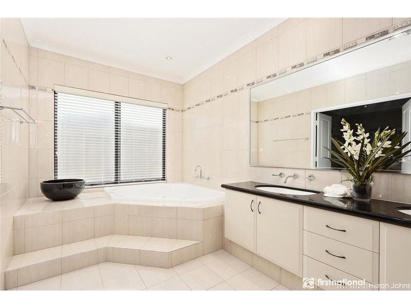 4 Bowler Place, Bull Creek WA 6149