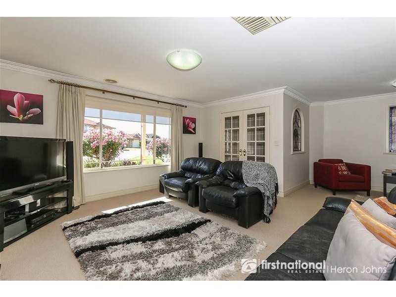 17 Wildwood Heights, Leeming WA 6149