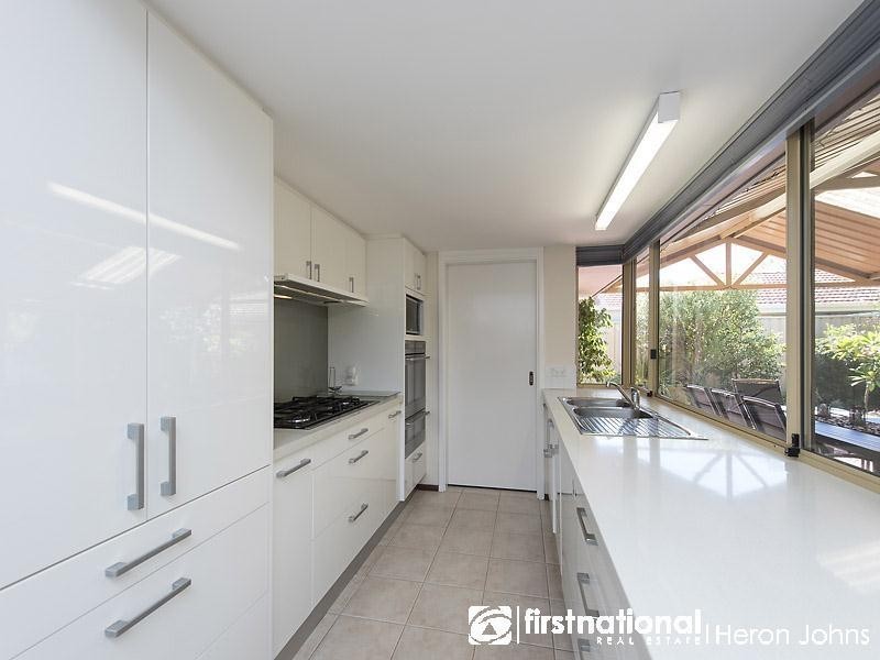 10 Sentinel Gardens, Leeming WA 6149