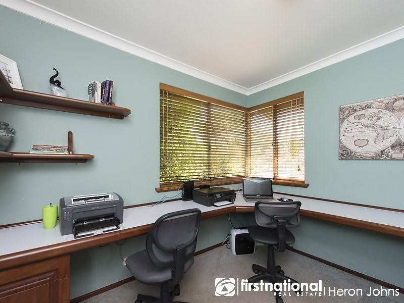 10 Sentinel Gardens, Leeming WA 6149