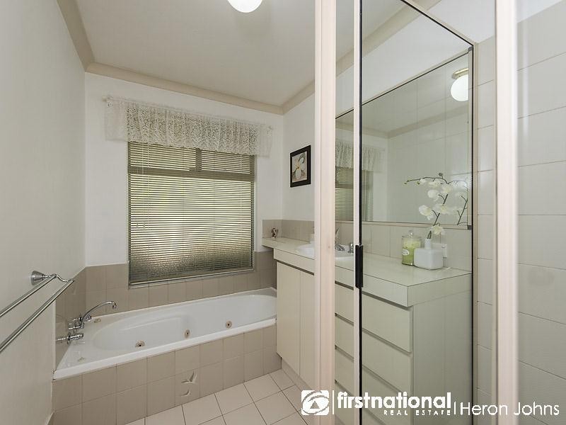 10 Sentinel Gardens, Leeming WA 6149