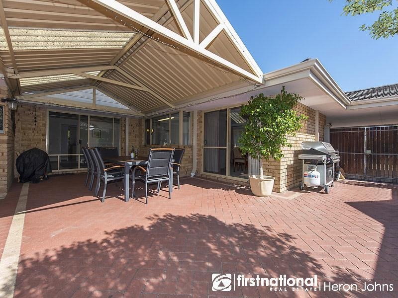 10 Sentinel Gardens, Leeming WA 6149