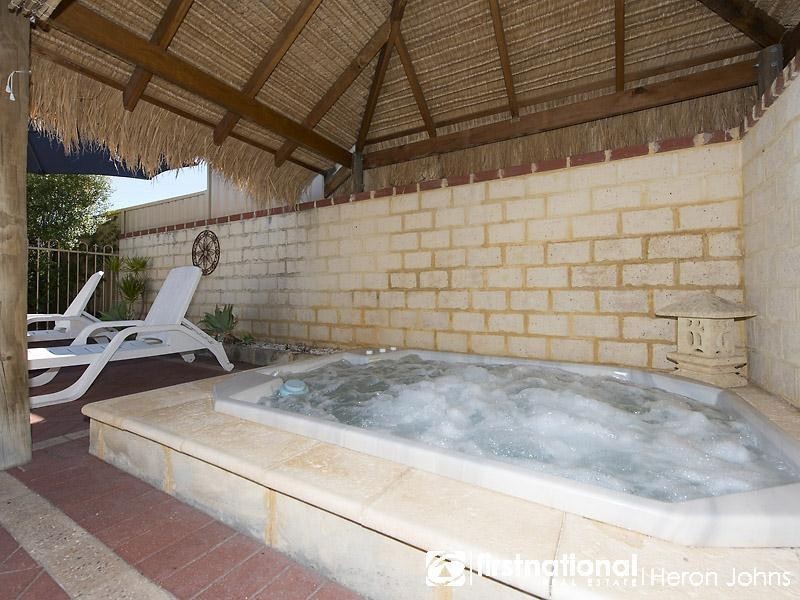 10 Sentinel Gardens, Leeming WA 6149