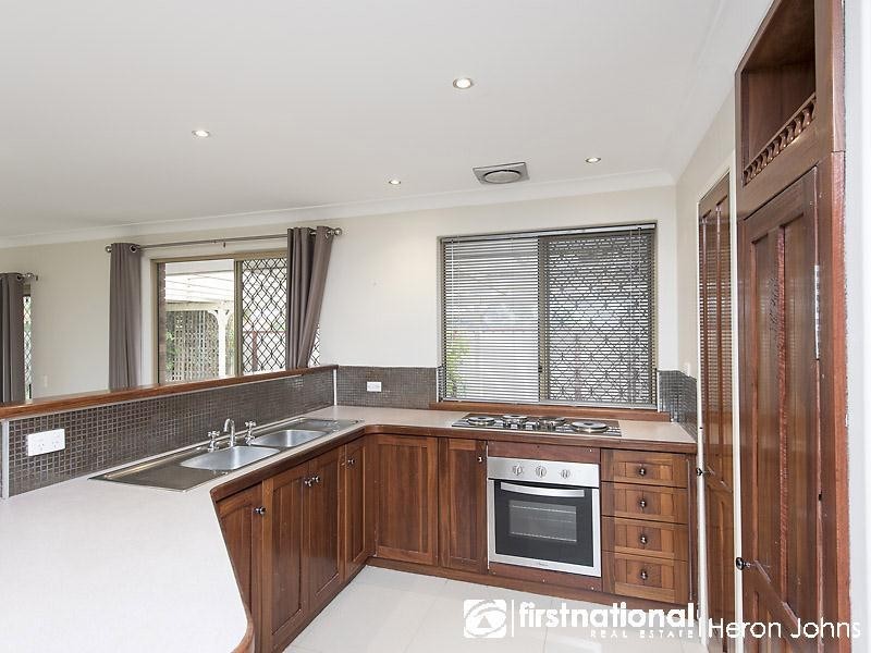 16 Sunshine Place, Bibra Lake WA 6163