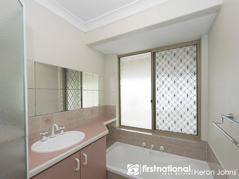 16 Sunshine Place, Bibra Lake WA 6163