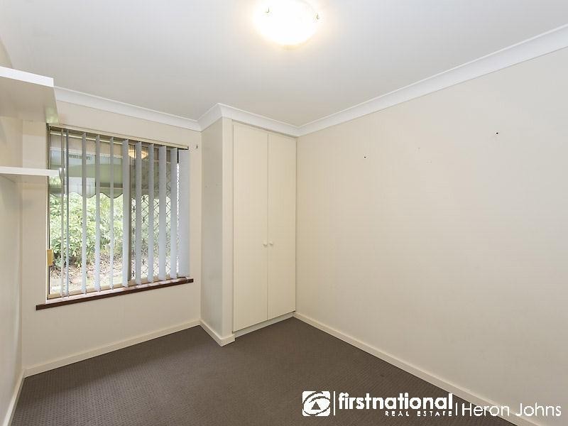 16 Sunshine Place, Bibra Lake WA 6163