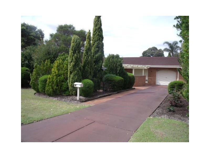 16 Findlay Road, Leeming WA 6149