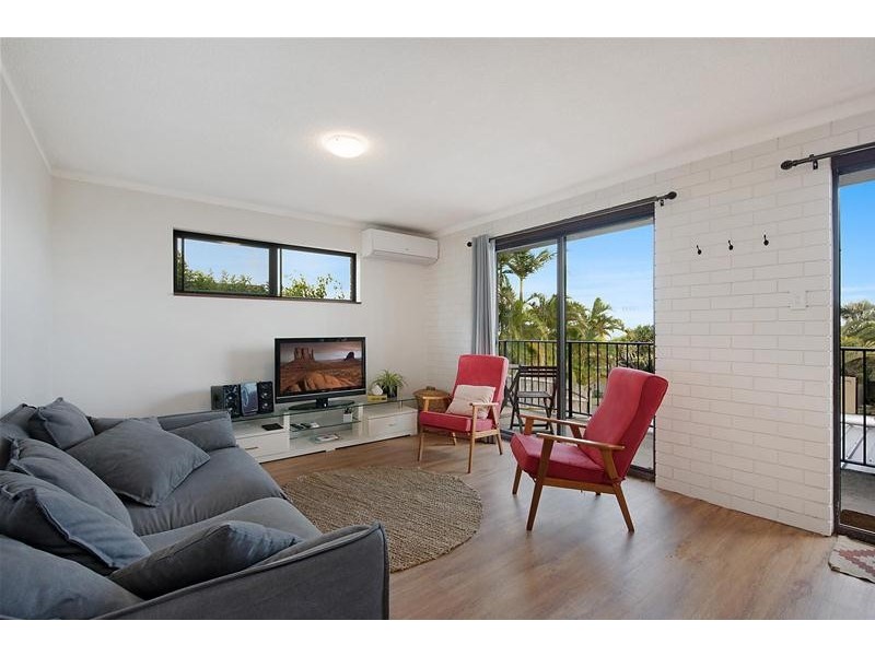 2/14 Kalinda Avenue, Mooloolaba QLD 4557