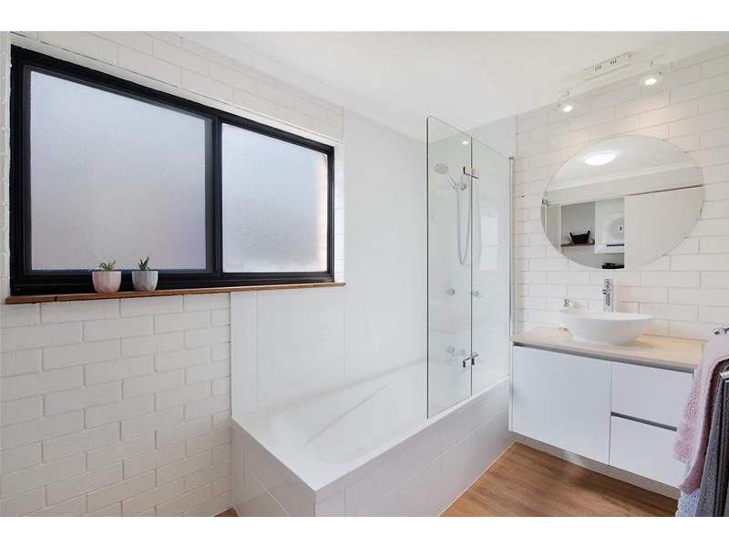 2/14 Kalinda Avenue, Mooloolaba QLD 4557