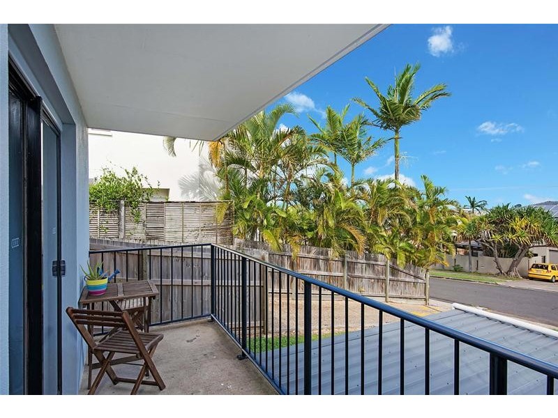 2/14 Kalinda Avenue, Mooloolaba QLD 4557