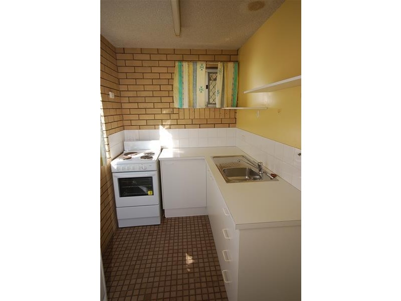 2/7 Goonawarra Drive, Mooloolaba QLD 4557