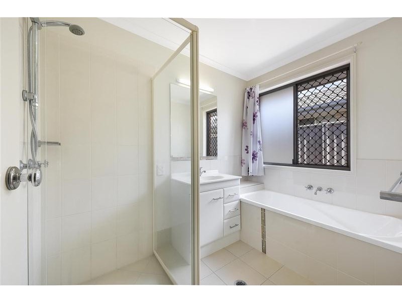 6 Crows Ash Place, Kuluin QLD 4558