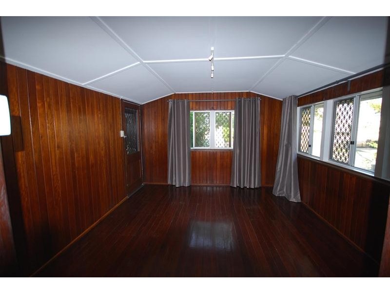 121 Duporth Avenue, Maroochydore QLD 4558