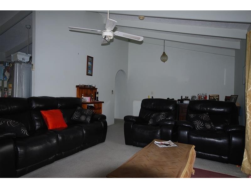 17 Broadmeadows Road, Maroochydore QLD 4558