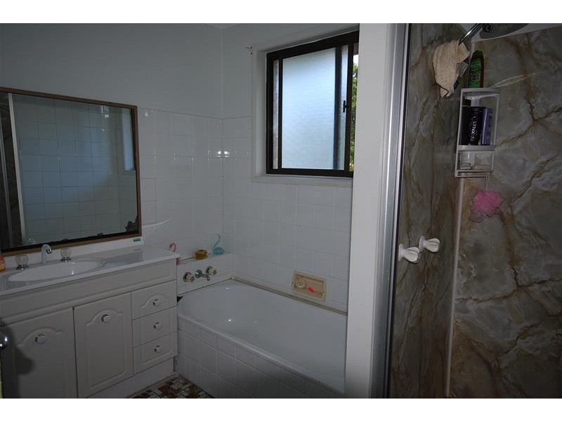 17 Broadmeadows Road, Maroochydore QLD 4558