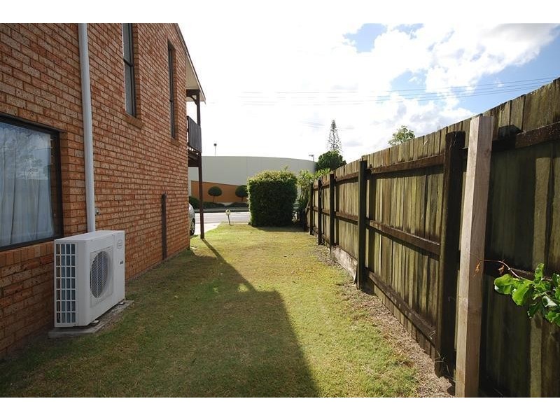 17 Broadmeadows Road, Maroochydore QLD 4558