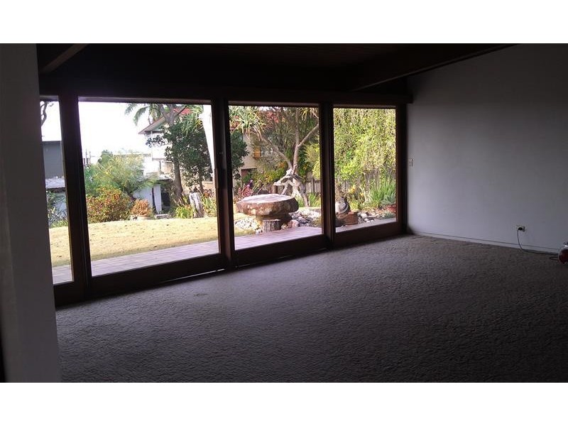 6 Lindsay Street, Alexandra Headland QLD 4572