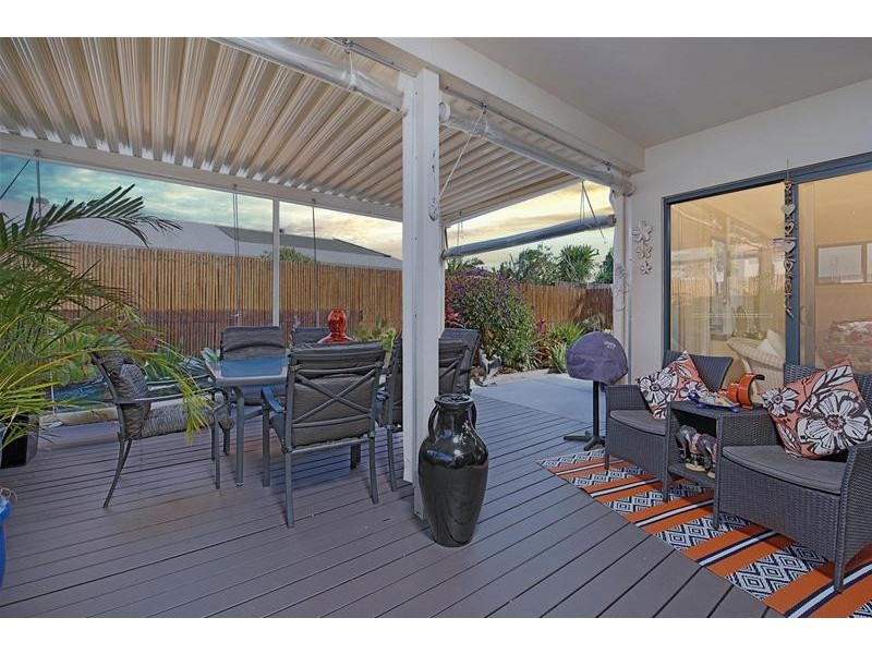 8 Flores Street, Parrearra QLD 4575