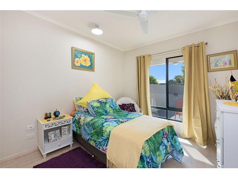 8 Flores Street, Parrearra QLD 4575