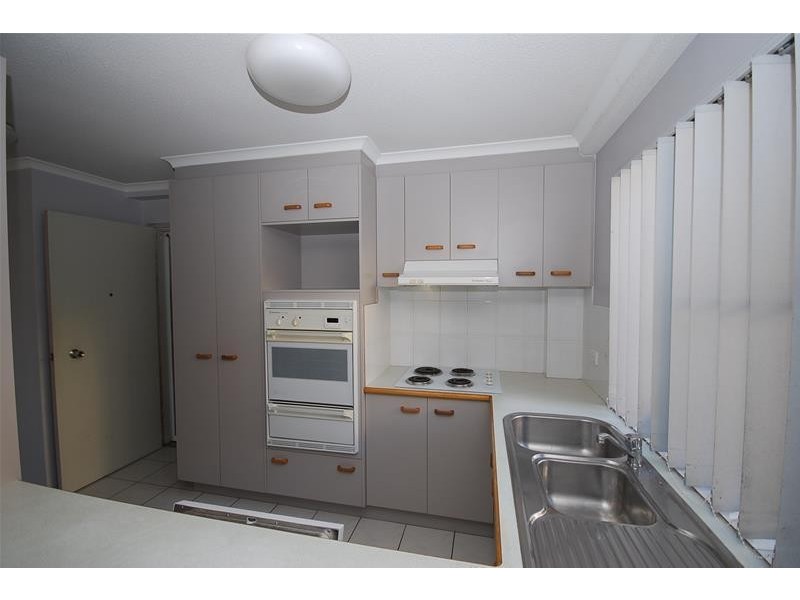 2/14 Muraban Street, Mooloolaba QLD 4557