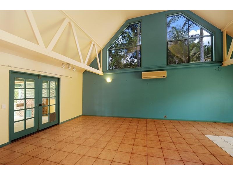 5 Bloodwood Close, Mooloolah Valley QLD 4553