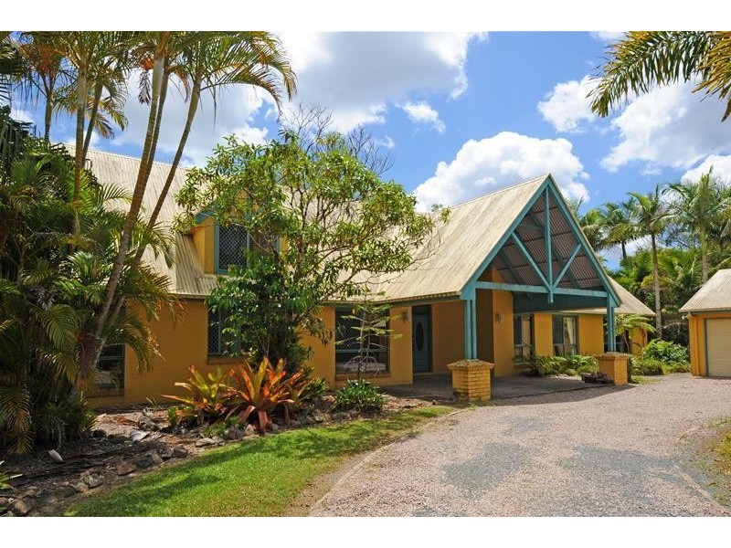 5 Bloodwood Close, Mooloolah Valley QLD 4553