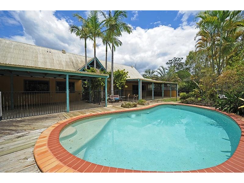 5 Bloodwood Close, Mooloolah Valley QLD 4553