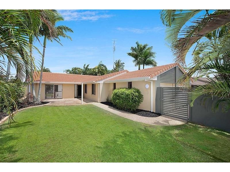 51 Poinsettia Avenue, Mooloolaba QLD 4557