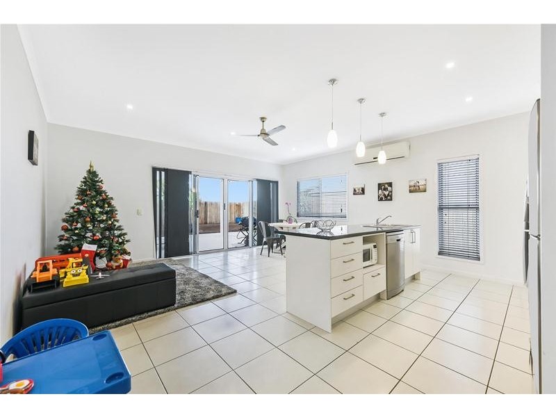 17 Ellis Place, Mountain Creek QLD 4557