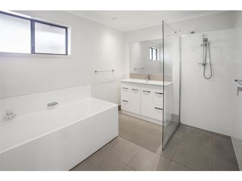 20 Karawatha Drive, Mountain Creek QLD 4557