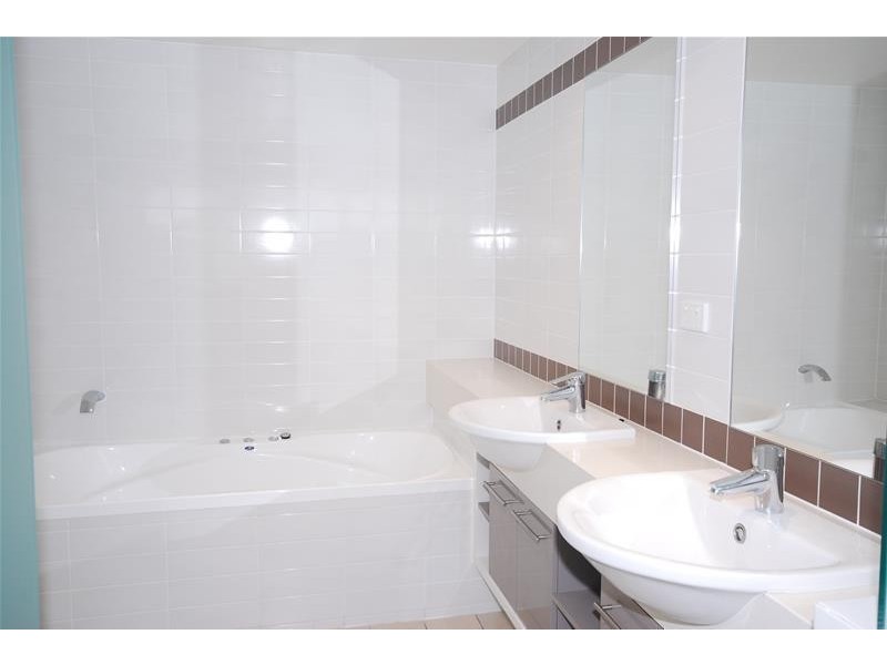 8/5 Foote Street, Mooloolaba QLD 4557