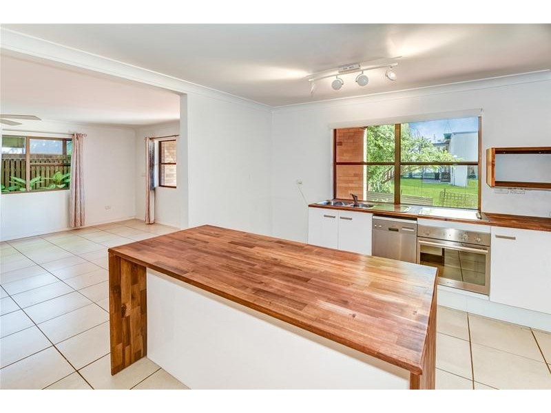 12b Oomoo Street, Buddina QLD 4575