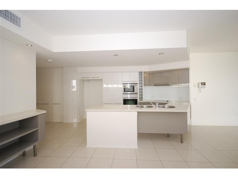 15/5 Foote Street, Mooloolaba QLD 4557