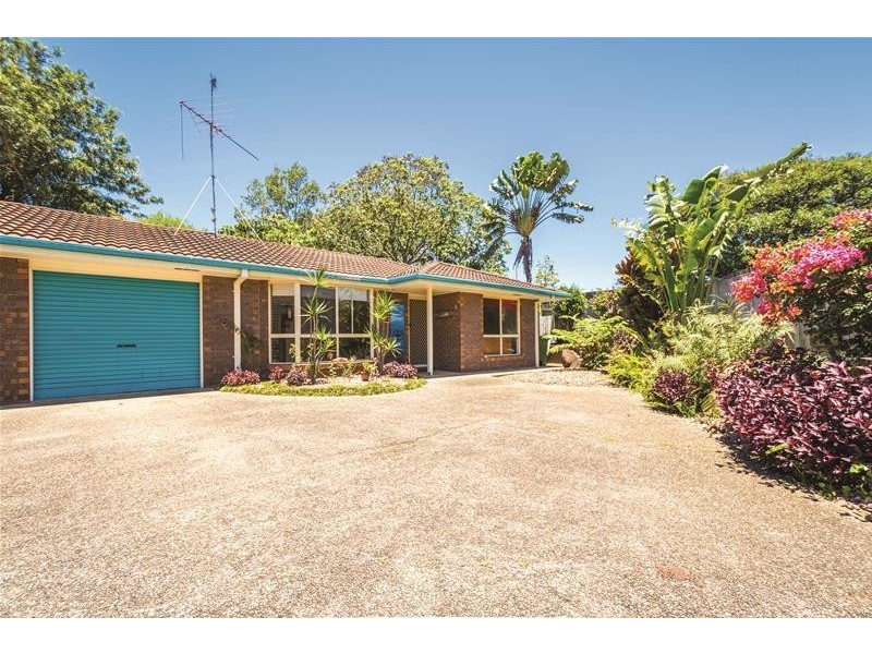 2/139 Amarina Avenue, Mooloolaba QLD 4557