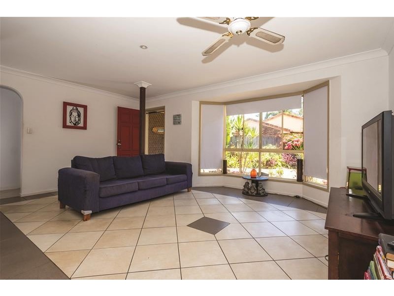 2/139 Amarina Avenue, Mooloolaba QLD 4557