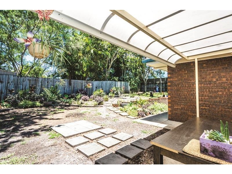 2/139 Amarina Avenue, Mooloolaba QLD 4557