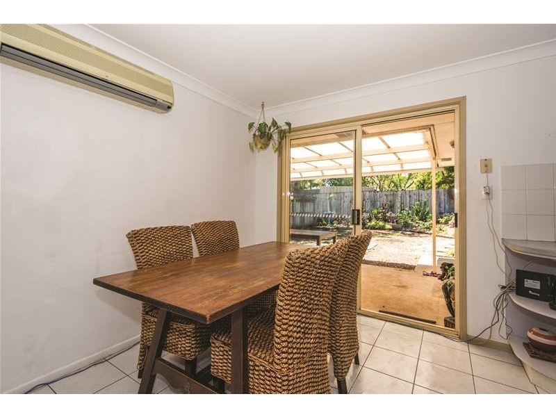 2/139 Amarina Avenue, Mooloolaba QLD 4557