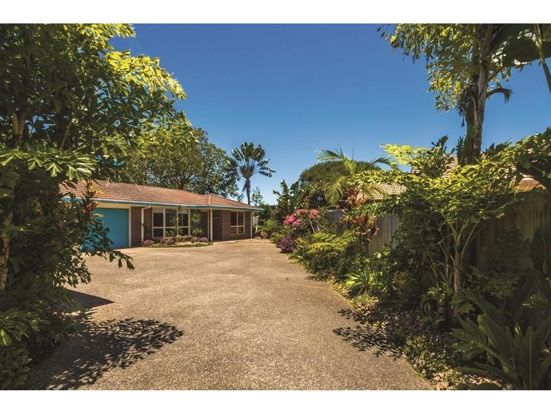 2/139 Amarina Avenue, Mooloolaba QLD 4557