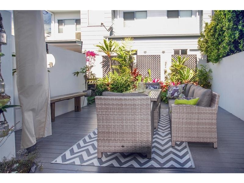 2/131-133 Duporth Avenue, Maroochydore QLD 4558