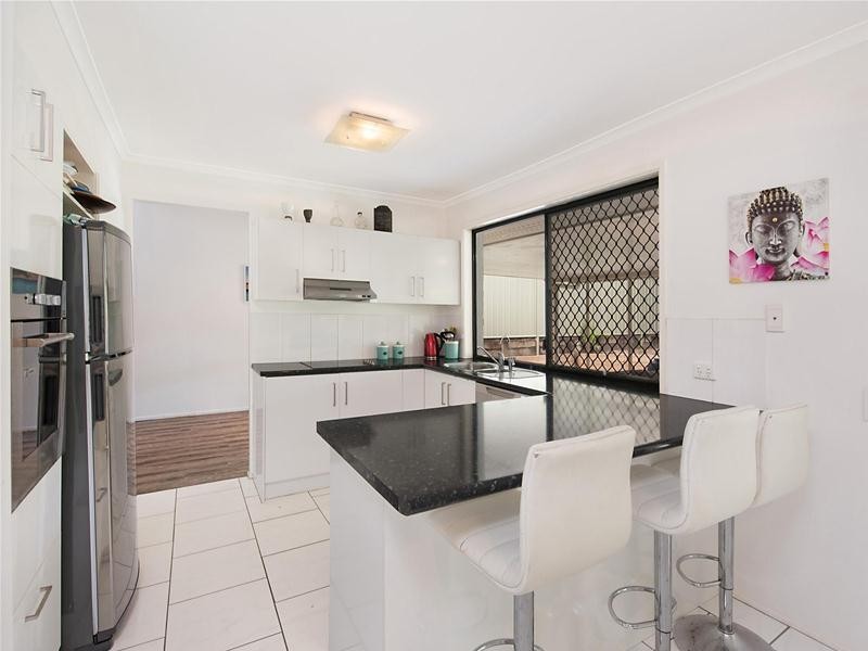 4 Molakai Drive, Mountain Creek QLD 4557