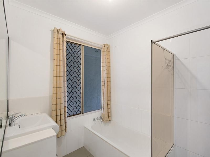 4 Molakai Drive, Mountain Creek QLD 4557