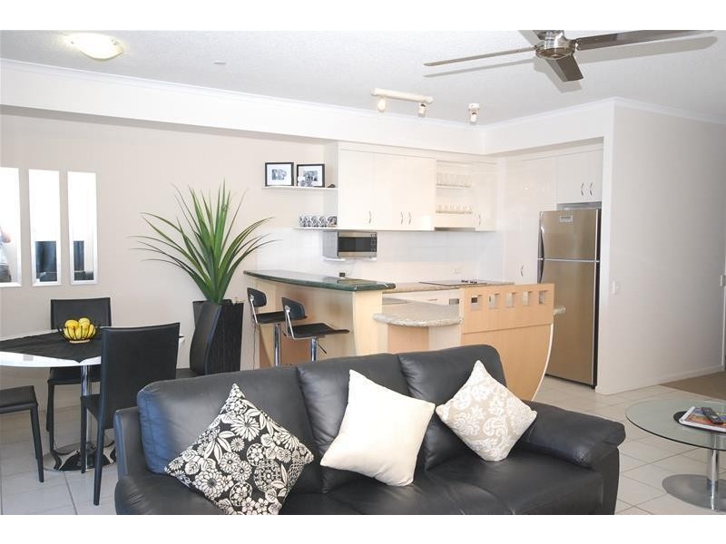 9/57 River Esplanade, Mooloolaba QLD 4557