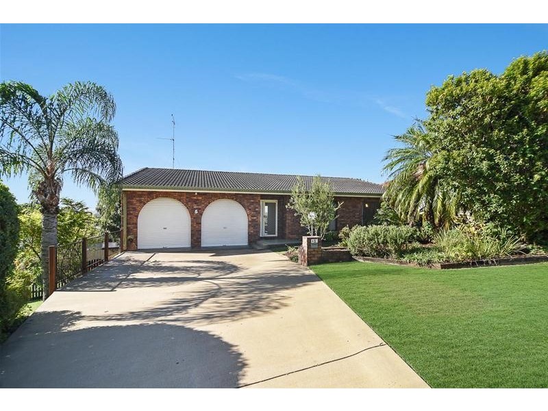 5 Warre Street, Maroochydore QLD 4558