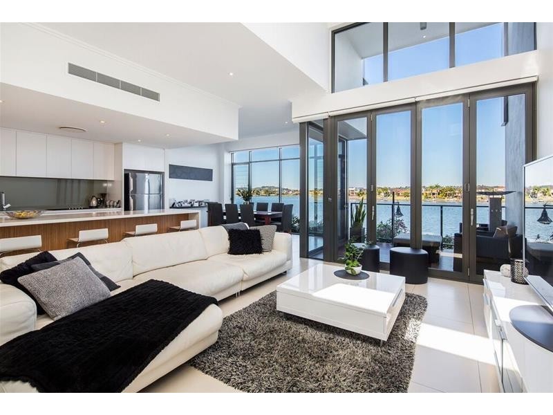 3/9 Moores Crescent, Varsity Lakes QLD 4227