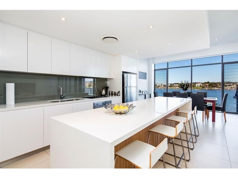 3/9 Moores Crescent, Varsity Lakes QLD 4227