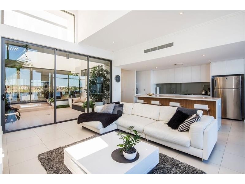 3/9 Moores Crescent, Varsity Lakes QLD 4227